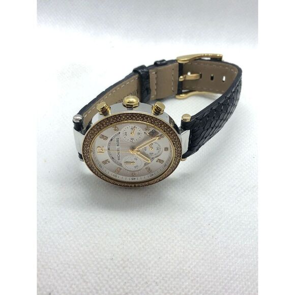 Michael Kors MK5626 Women's Leather Analog Silver Dial Quartz Wrist Watch BP25 - Picture 7 of 9